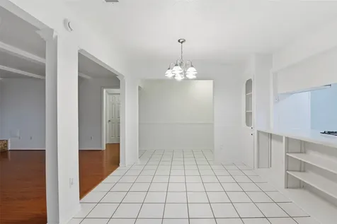 2115 Oak Shores Drive Kingwood TX 77339