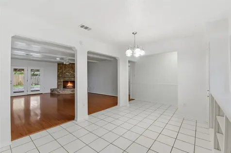 2115 Oak Shores Drive Kingwood TX 77339