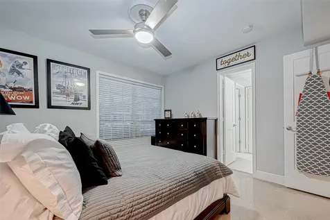 1860 White Oak Drive 375 Houston TX 77009