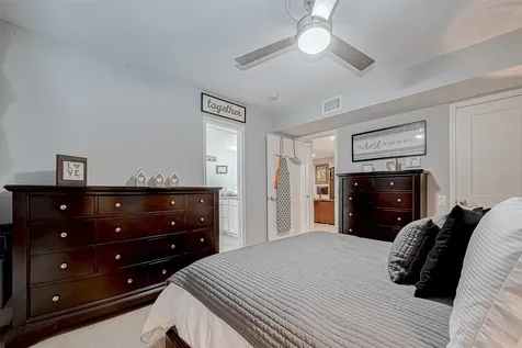 1860 White Oak Drive 375 Houston TX 77009