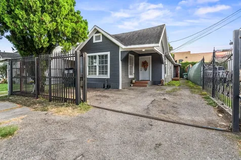 6940 Avenue K Houston TX 77011