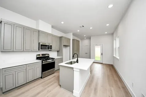 4338 Avron Drive B Stafford TX 77477-1555