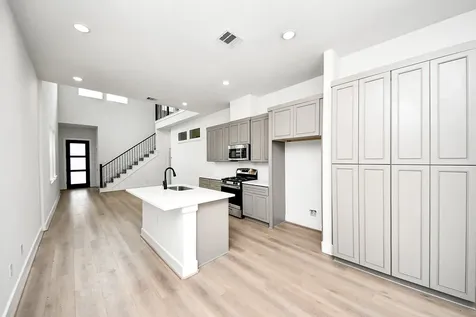 4338 Avron Drive B Stafford TX 77477-1555
