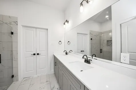 4338 Avron Drive B Stafford TX 77477-1555