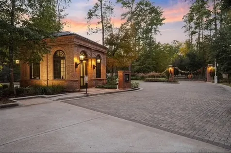 208 Eminence Isle Montgomery TX 77316