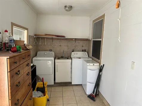 2217 Chew Street Houston TX 77020