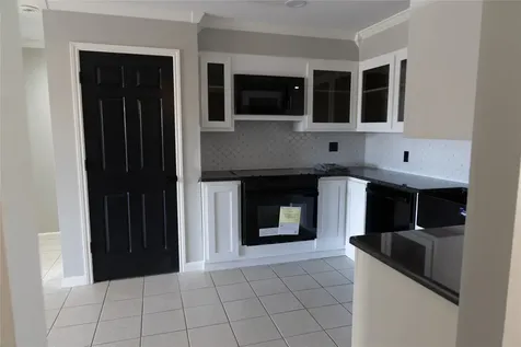 1015, 1017 E Tascosa Avenue Kermit TX 79745