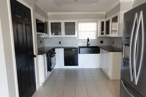 1015, 1017 E Tascosa Avenue Kermit TX 79745