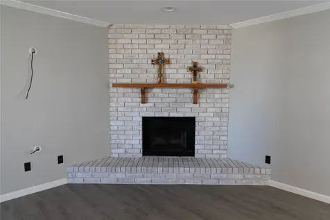1015, 1017 E Tascosa Avenue Kermit TX 79745