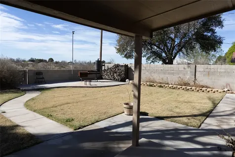 1015, 1017 E Tascosa Avenue Kermit TX 79745