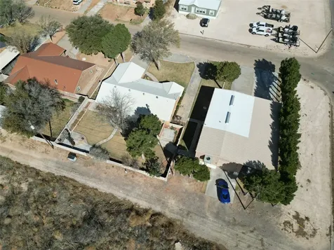 1015, 1017 E Tascosa Avenue Kermit TX 79745