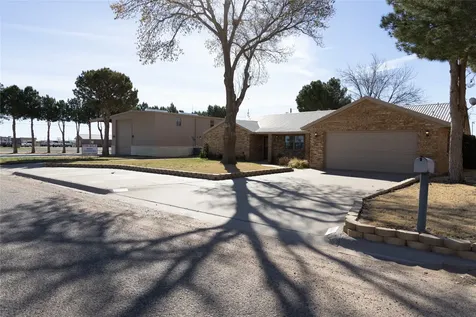 1015, 1017 E Tascosa Avenue Kermit TX 79745