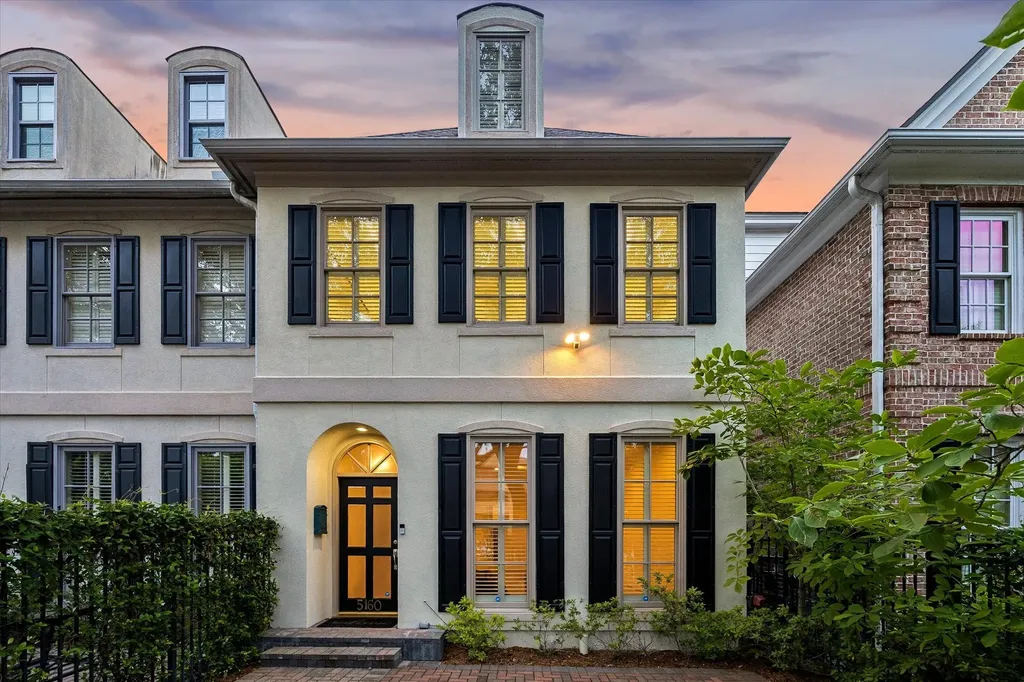 5160 Chevy Chase Drive Houston TX 77056