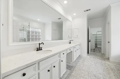 5160 Chevy Chase Drive Houston TX 77056