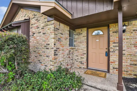 117 Tanglewood Street Baytown TX 77520