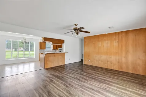 117 Tanglewood Street Baytown TX 77520