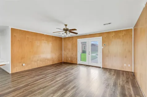 117 Tanglewood Street Baytown TX 77520
