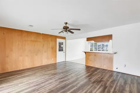 117 Tanglewood Street Baytown TX 77520