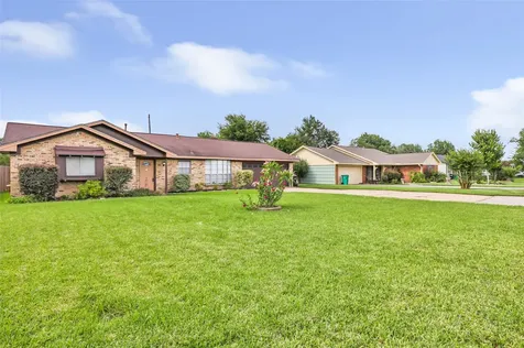 117 Tanglewood Street Baytown TX 77520