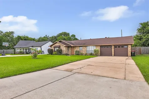 117 Tanglewood Street Baytown TX 77520