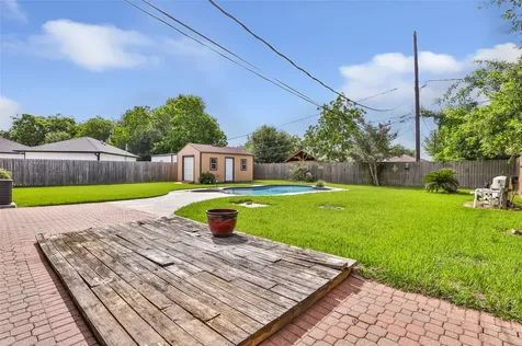 117 Tanglewood Street Baytown TX 77520