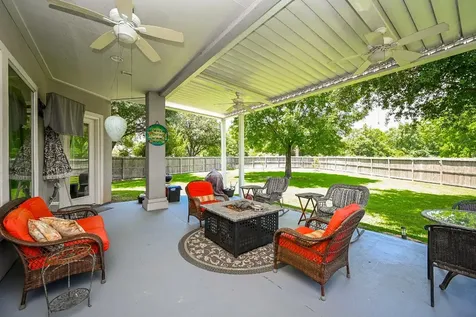 57 Cloverdale Court Montgomery TX 77356