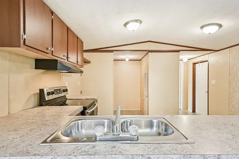 4702 10th Street Bacliff TX 77518