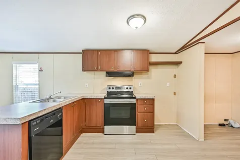 4702 10th Street Bacliff TX 77518