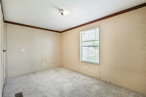4702 10th Street Bacliff TX 77518