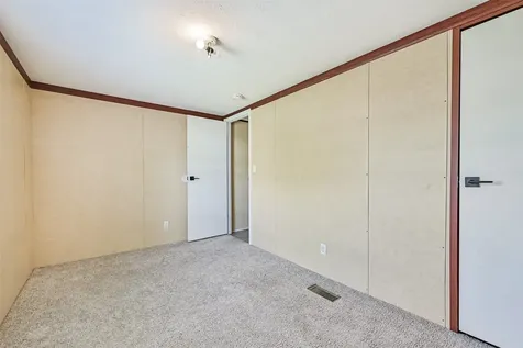 4702 10th Street Bacliff TX 77518