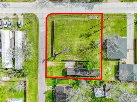 4702 10th Street Bacliff TX 77518