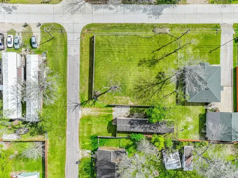 4702 10th Street Bacliff TX 77518