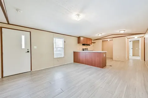 4702 10th Street Bacliff TX 77518