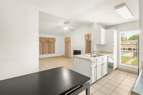3900 Woodchase Drive 138 Houston TX 77042