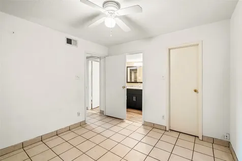 3900 Woodchase Drive 138 Houston TX 77042
