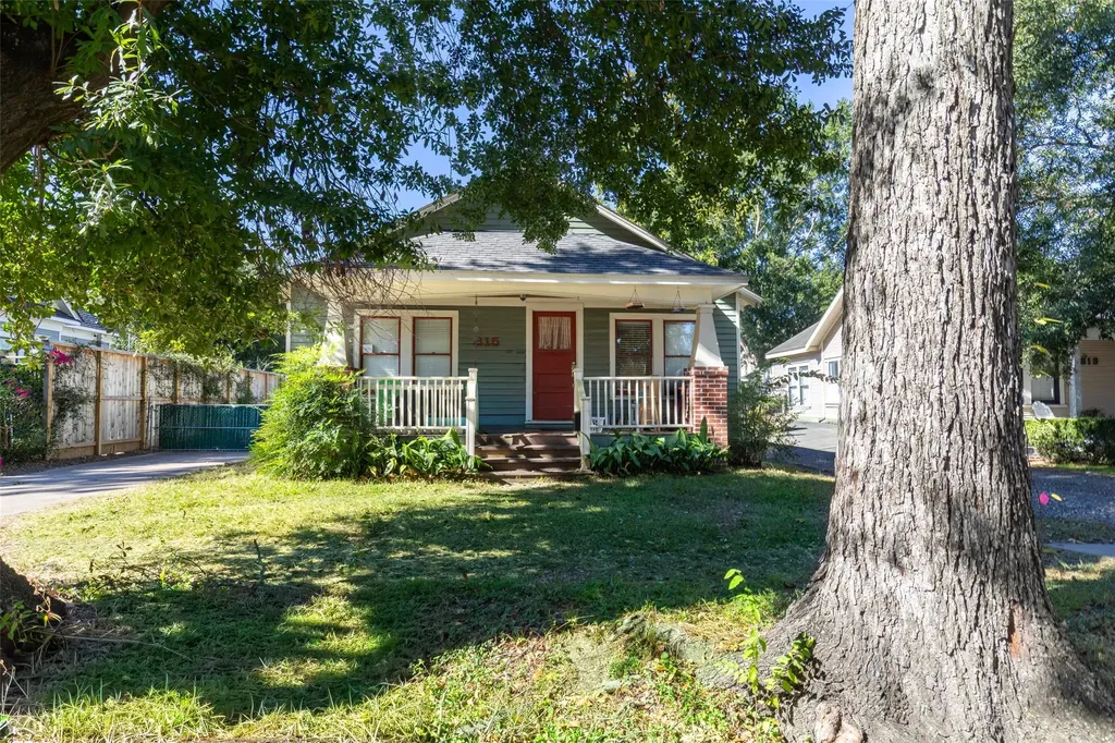 815 Arlington Street Houston TX 77007