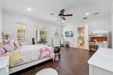 10714 Crestwater Circle Magnolia TX 77354