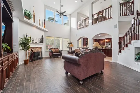10714 Crestwater Circle Magnolia TX 77354