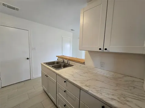 434 Long Street West Columbia TX 77486