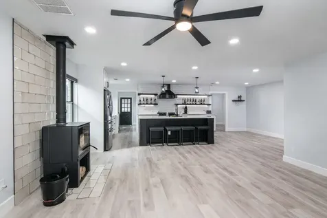 712 Clarence Street Tomball TX 77375