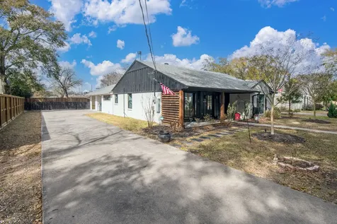 712 Clarence Street Tomball TX 77375