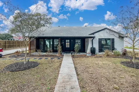 712 Clarence Street Tomball TX 77375