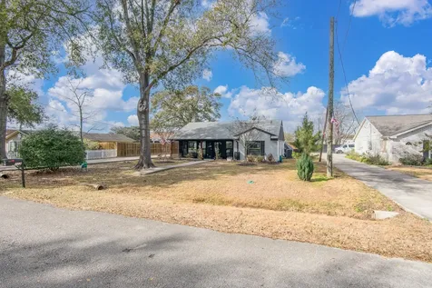 712 Clarence Street Tomball TX 77375