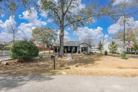 712 Clarence Street Tomball TX 77375