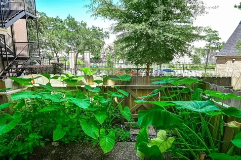 4515 Briar Hollow Place 112 Houston TX 77027