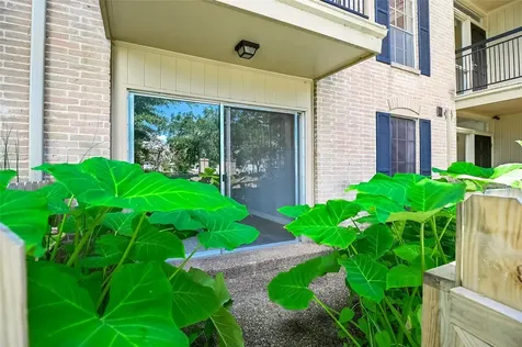 4515 Briar Hollow Place 112 Houston TX 77027