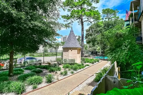 4515 Briar Hollow Place 112 Houston TX 77027
