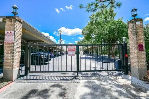 4515 Briar Hollow Place 112 Houston TX 77027