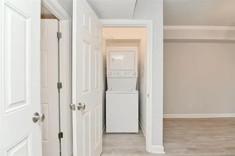 4515 Briar Hollow Place 112 Houston TX 77027