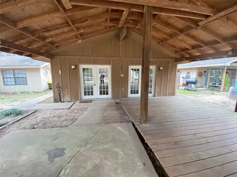 28629 Netawaka Huntsville TX 77320